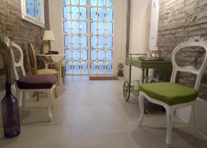 Ariediparma - Rooms&apartments 招待所 4*