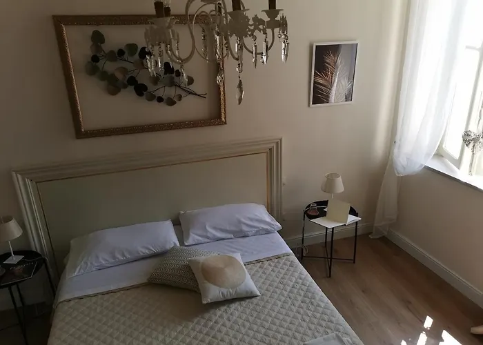 Ariediparma - Rooms&apartments 招待所