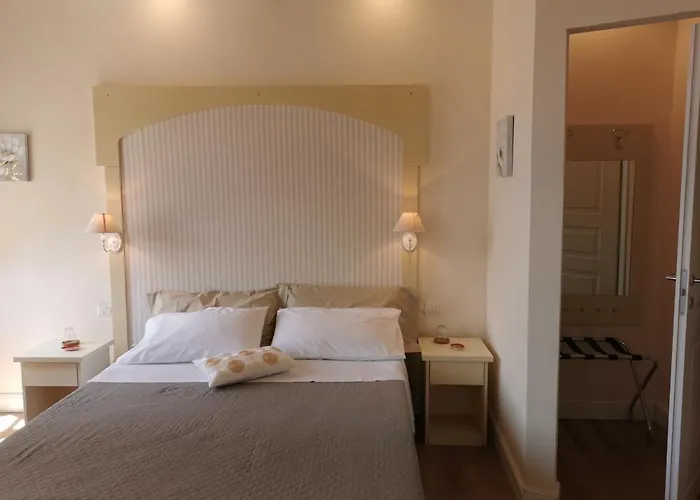 Ariediparma - Rooms&apartments 招待所