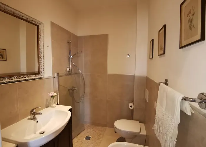 Ariediparma - Rooms&apartments 招待所 帕爾馬