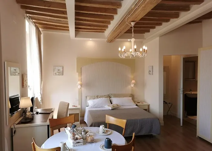 Ariediparma - Rooms&apartments 招待所 4*