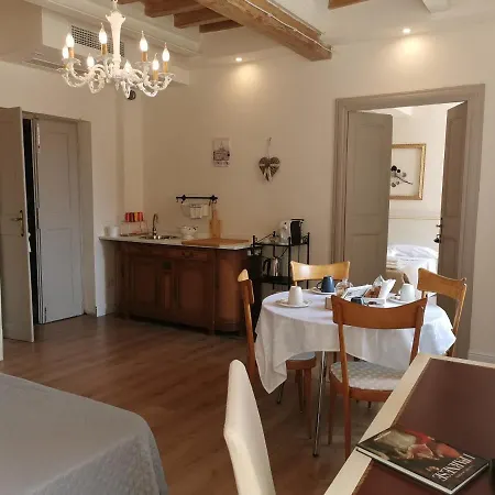 Ariediparma - Rooms&apartments 4*