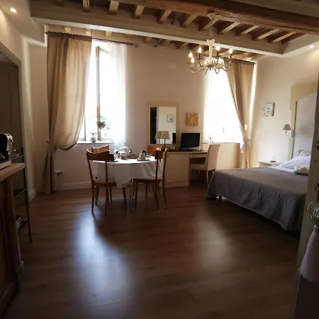 Ariediparma - Rooms&apartments בית הארחה
